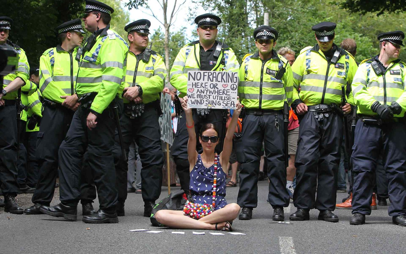 https://southernprogressivespac.org/wp-content/uploads/2019/03/woman_protest.jpg